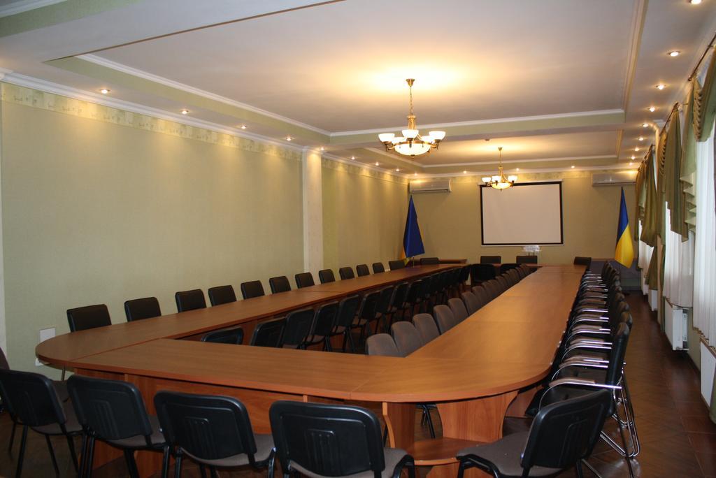 Chervona Kalina Otel Kiev Dış mekan fotoğraf