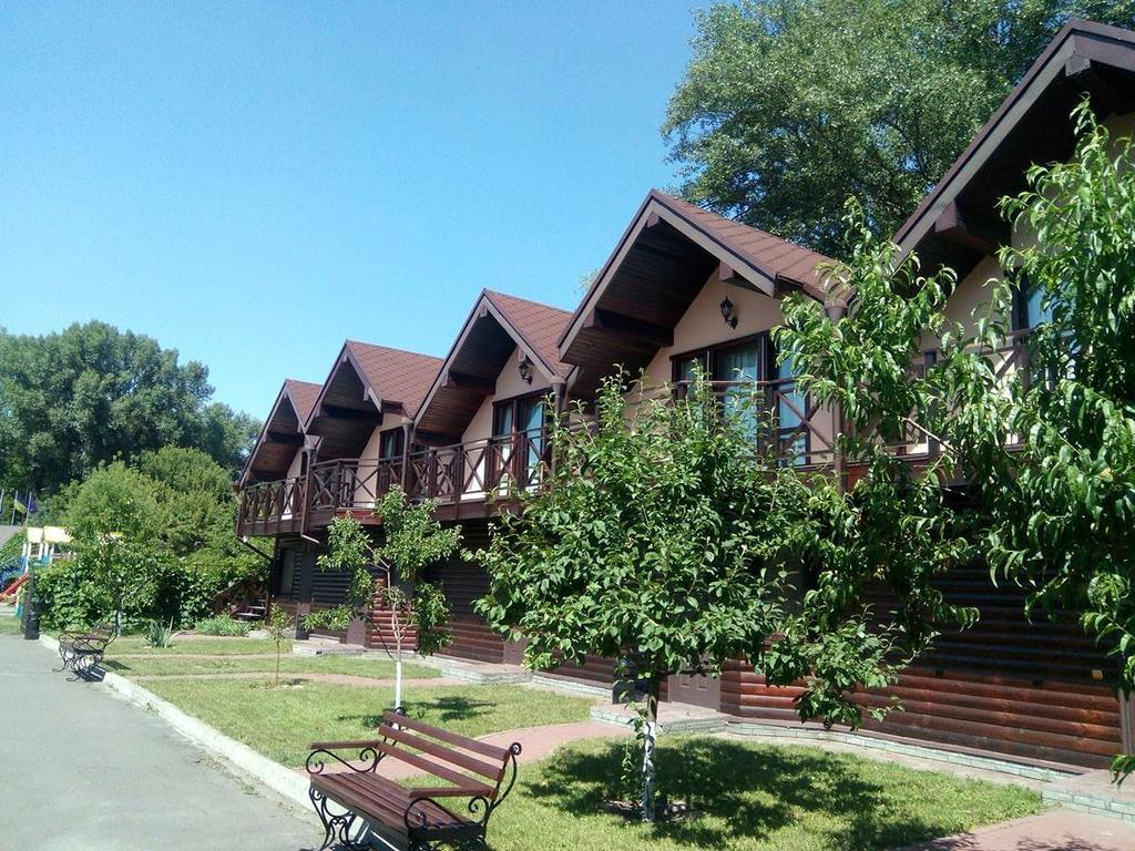 Chervona Kalina Otel Kiev Dış mekan fotoğraf