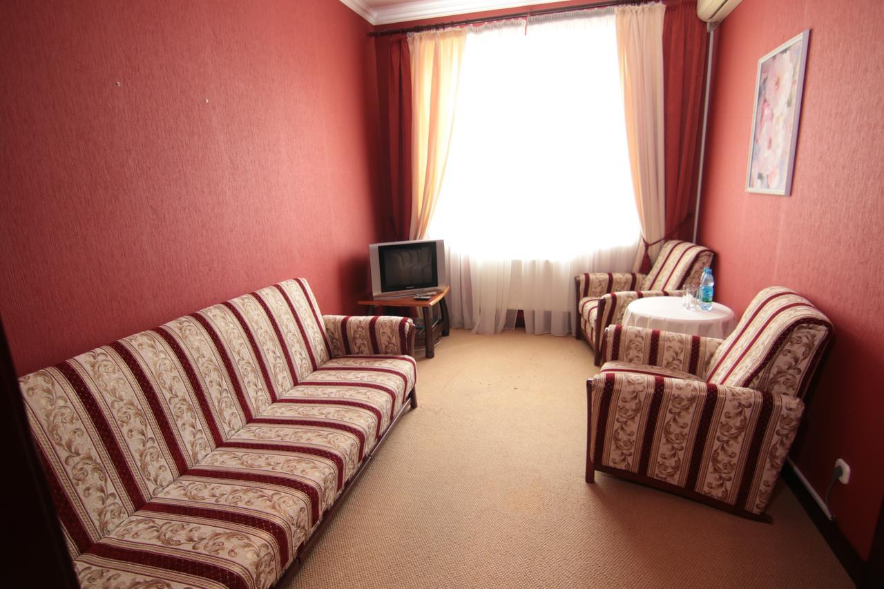 Chervona Kalina Otel Kiev Dış mekan fotoğraf