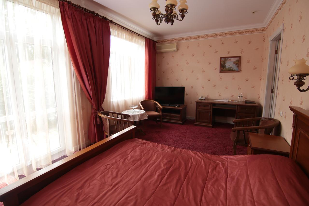 Chervona Kalina Otel Kiev Dış mekan fotoğraf