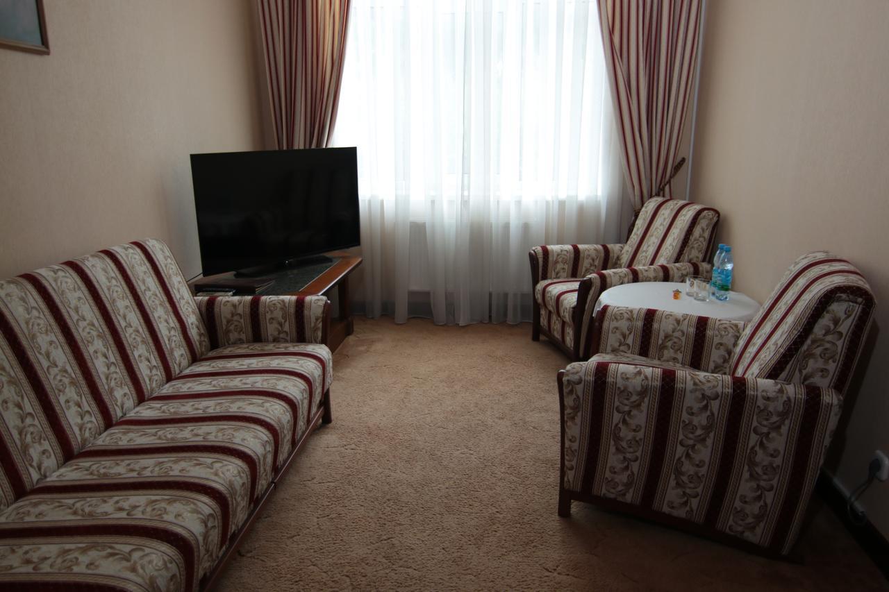 Chervona Kalina Otel Kiev Dış mekan fotoğraf