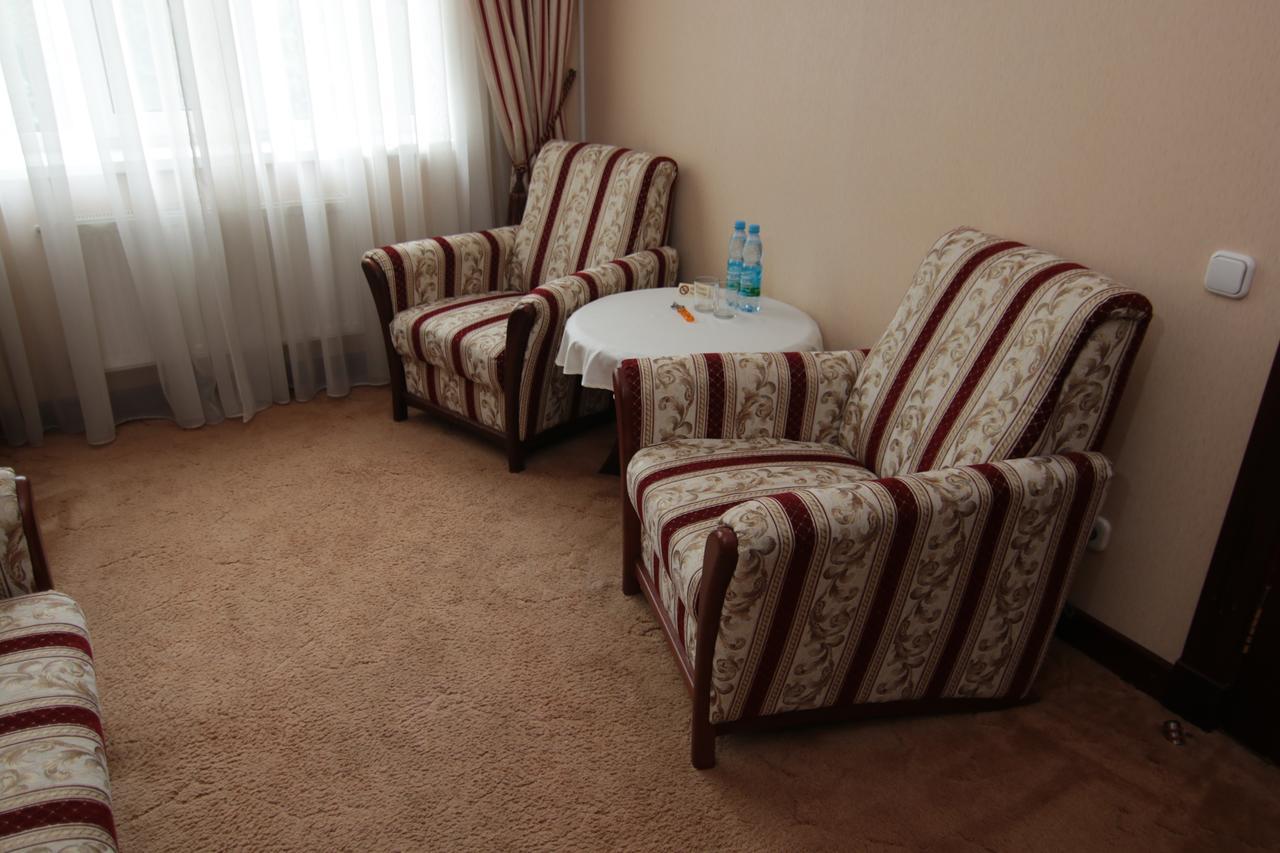 Chervona Kalina Otel Kiev Dış mekan fotoğraf