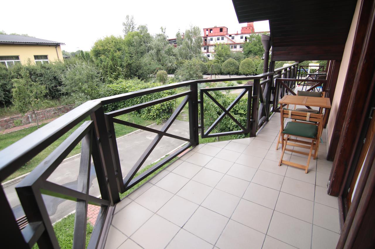 Chervona Kalina Otel Kiev Dış mekan fotoğraf