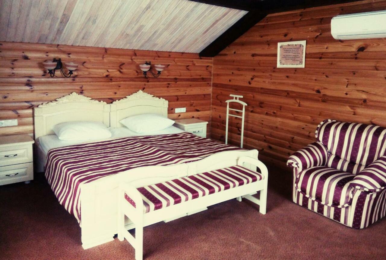 Chervona Kalina Otel Kiev Dış mekan fotoğraf